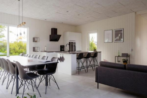 Take Family To Large House Near The Coast Hadsund